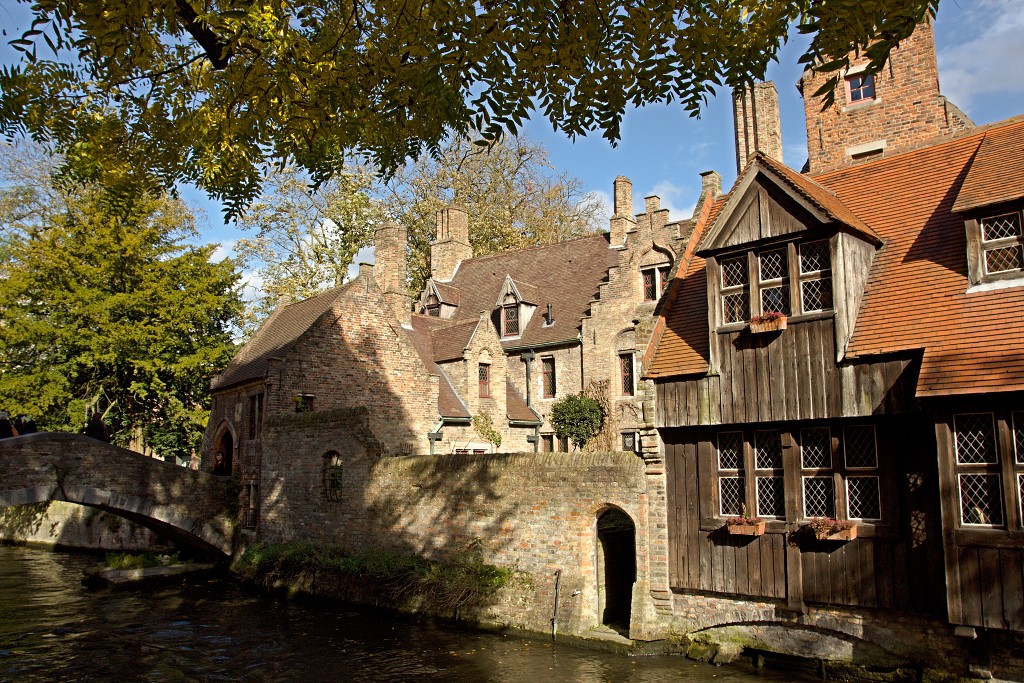 brugge belgie hdr UNESCO Werelderfgoedstad begijnhof Sint-Salvatorskathedraal Onze-Lieve-Vrouwkerk frietmuseum